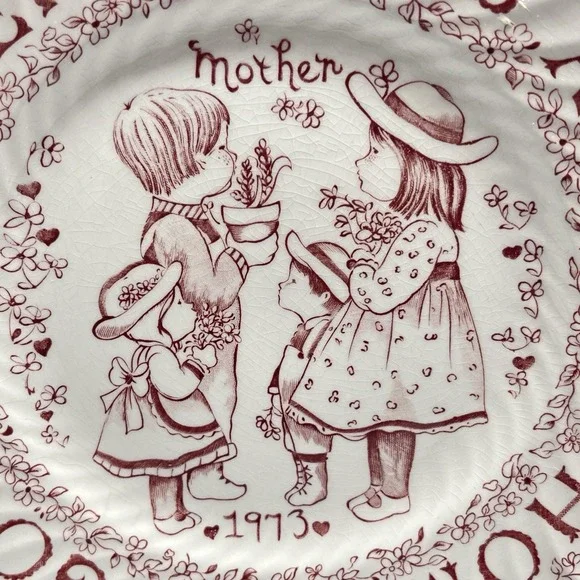 Royal‎ Crownford 1973 Plate "A Good Mother Makes a Happy Home" By Norma Sherman - Picture 3 of 8